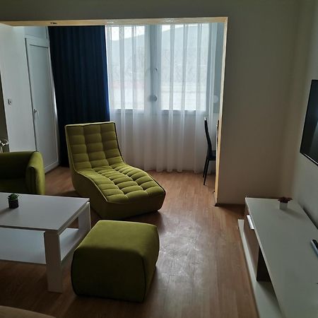 Calla 5 Apartment - Main Square, In The City Shopping Center - Parking Slot With Security And Video Camera 斯科普里 外观 照片