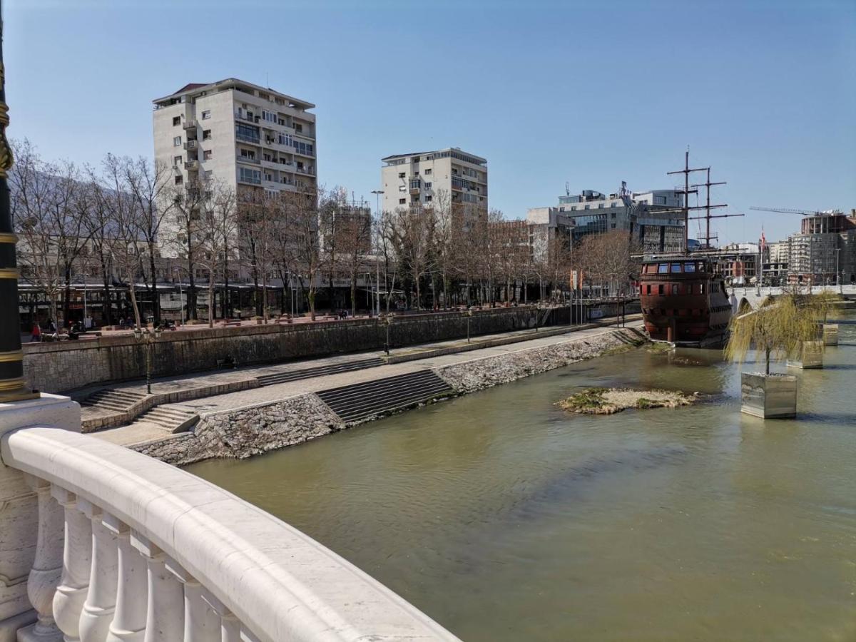 Calla 5 Apartment - Main Square, In The City Shopping Center - Parking Slot With Security And Video Camera 斯科普里 外观 照片