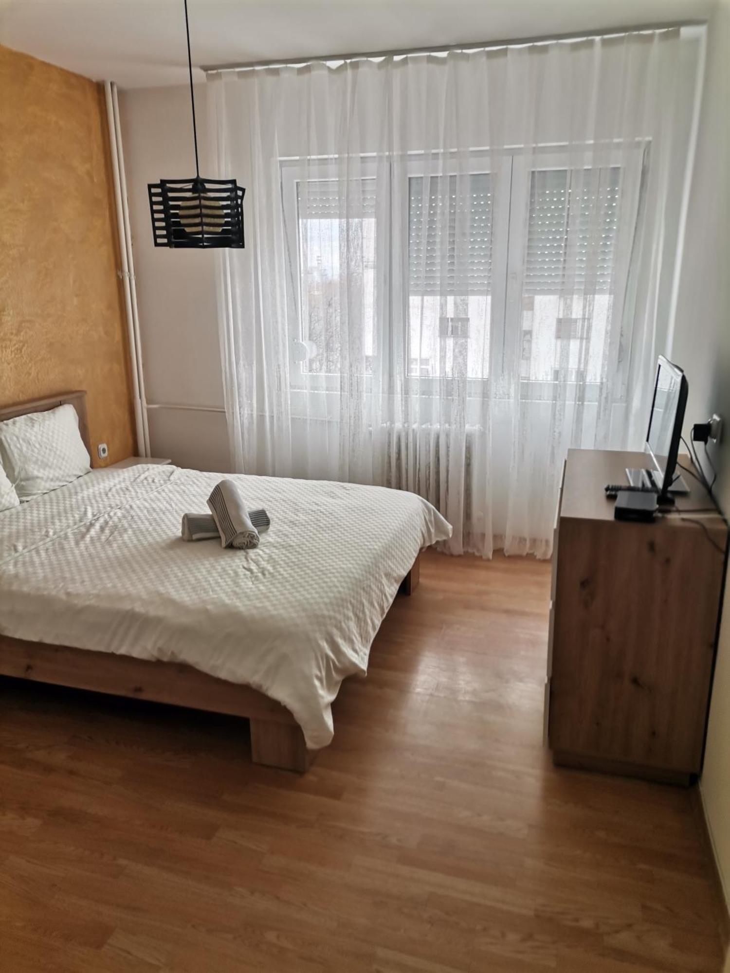 Calla 5 Apartment - Main Square, In The City Shopping Center - Parking Slot With Security And Video Camera 斯科普里 外观 照片