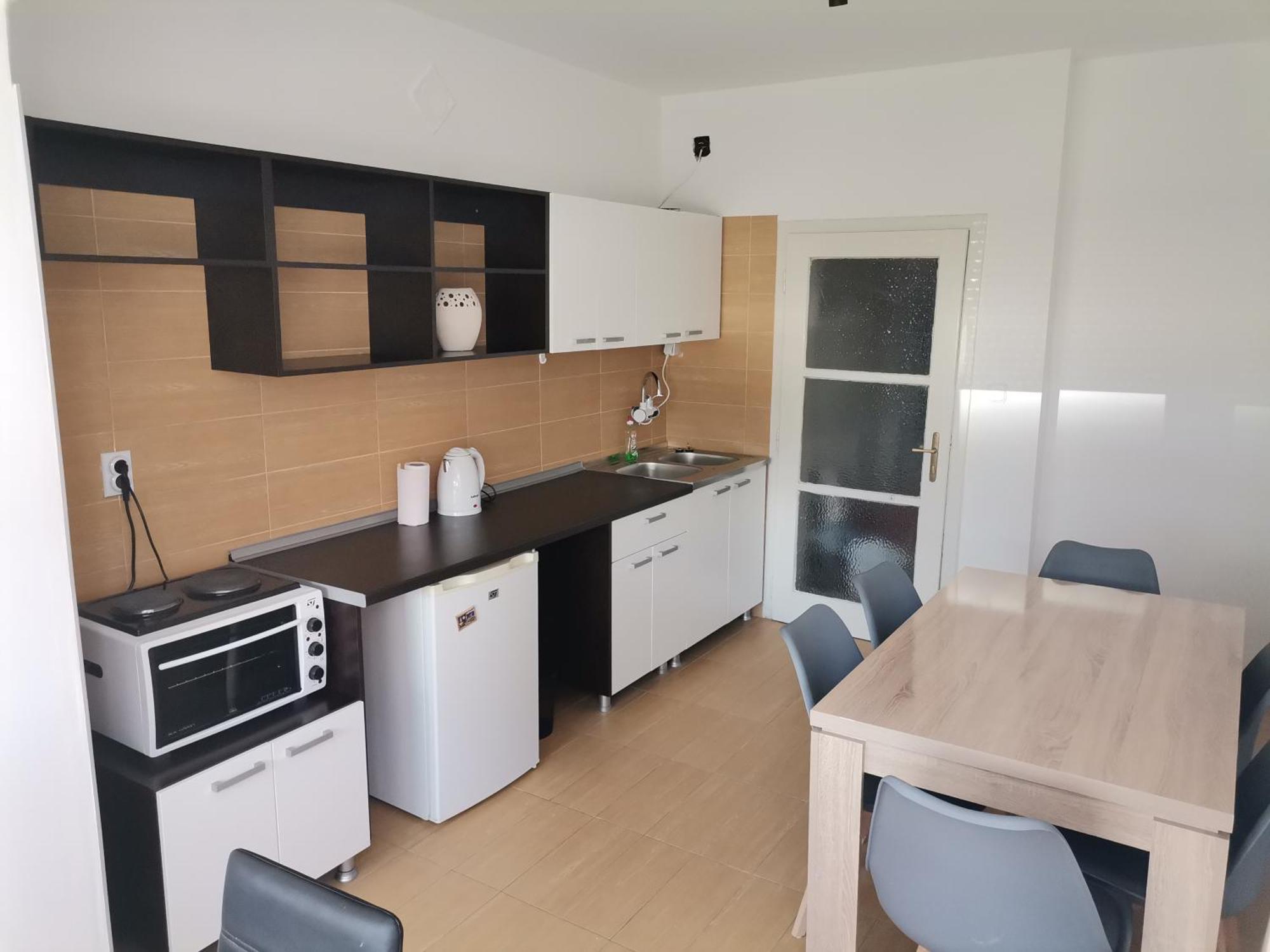 Calla 5 Apartment - Main Square, In The City Shopping Center - Parking Slot With Security And Video Camera 斯科普里 外观 照片