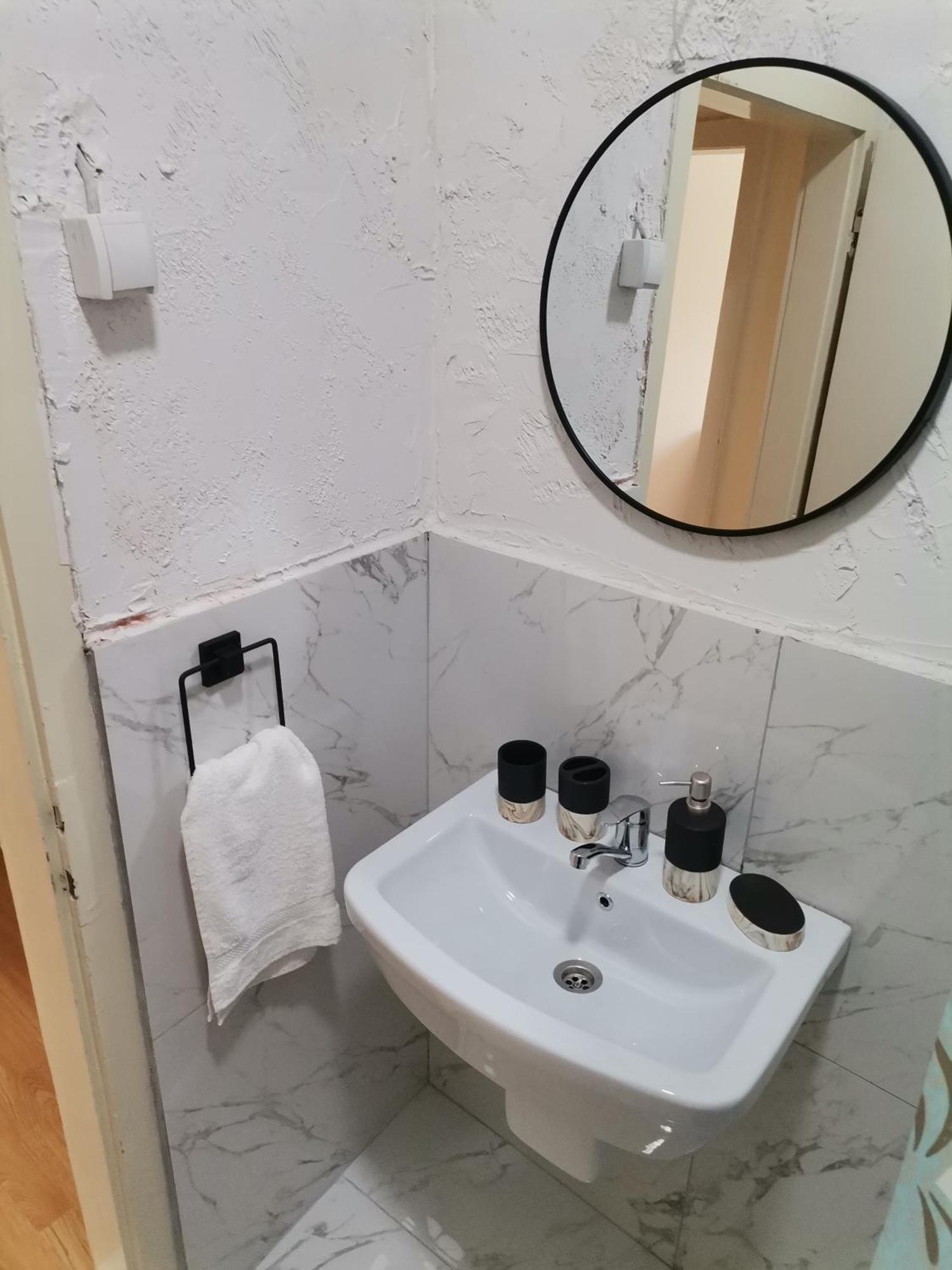 Calla 5 Apartment - Main Square, In The City Shopping Center - Parking Slot With Security And Video Camera 斯科普里 外观 照片
