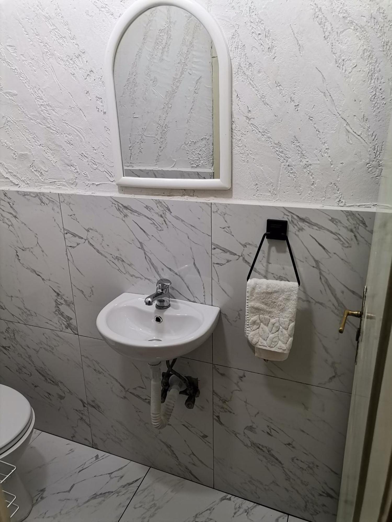 Calla 5 Apartment - Main Square, In The City Shopping Center - Parking Slot With Security And Video Camera 斯科普里 外观 照片